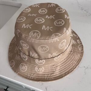 Michael Kors bucket hat